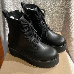 STEVE MADDEN “Bettyy” black size 7